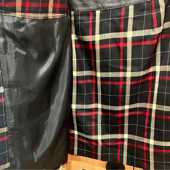 Anne Klein Worsted Wool Pleated Plaid Wrap Skirt with Leather Waistband SZ 6 - Picture 7 of 13